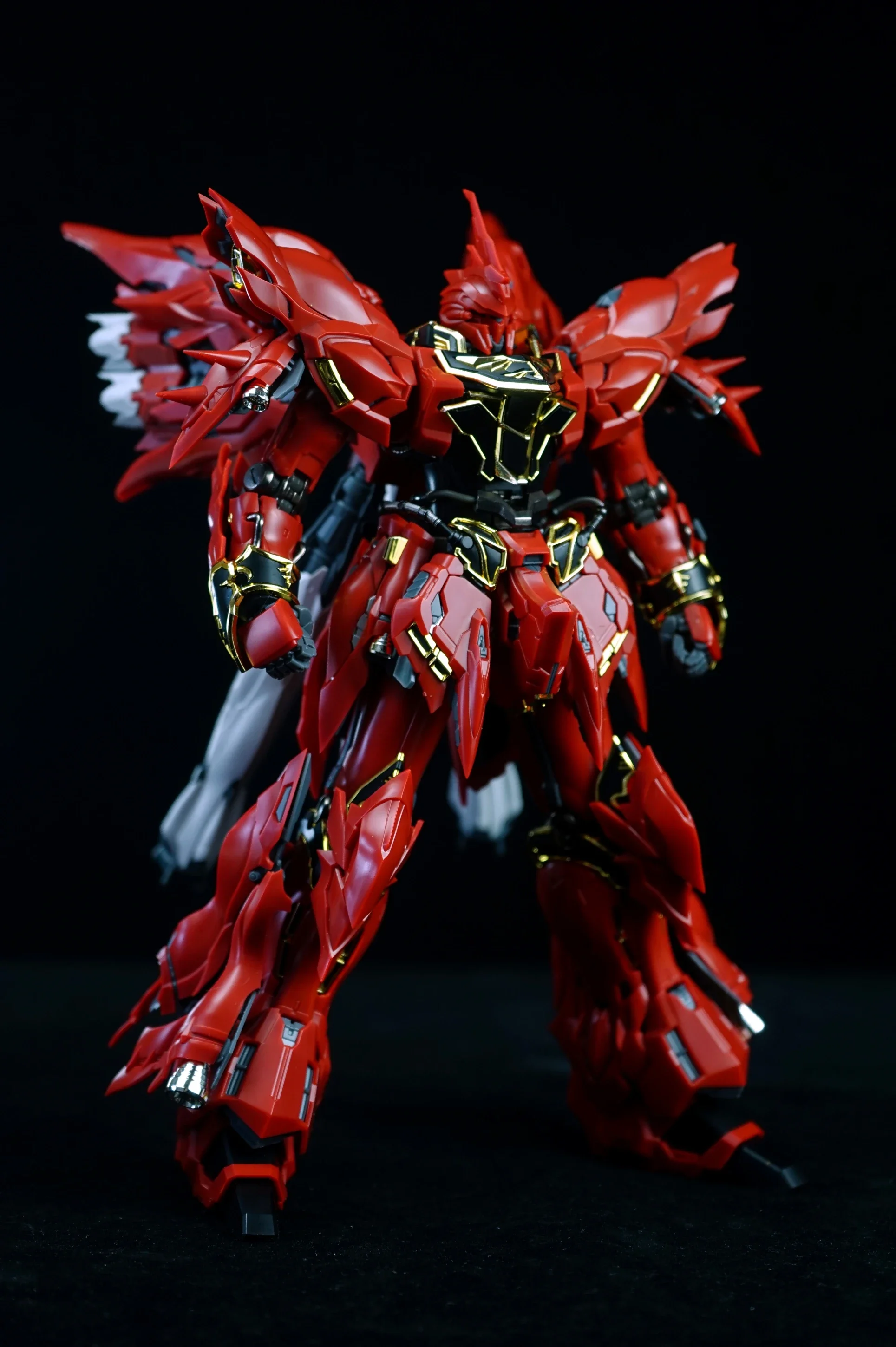 Железные игрушки, детали метал – обзор и цена Model Kit Nemesis
